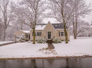 125 N Main St, Westford, MA 01886