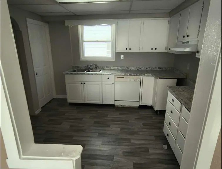 3924 Burnham Ave — Photo 7