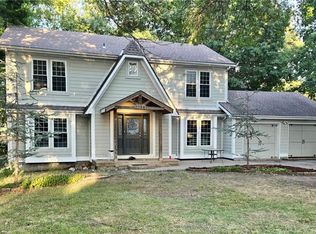1124 S Winterbrooke Dr, Olathe, KS 66062