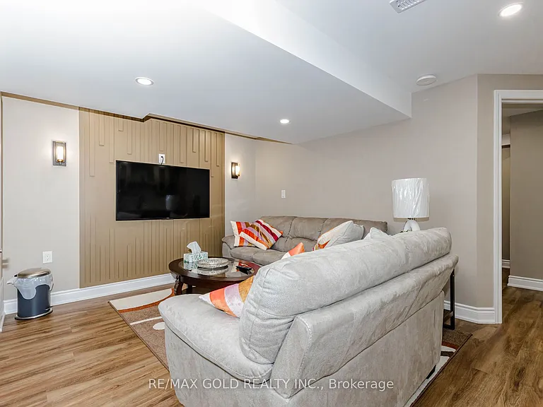 65 Niagara Trl — Photo 38