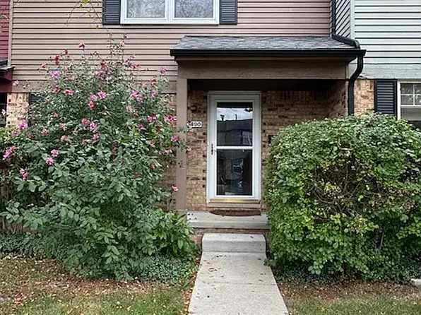 3490 Burbank Dr, Ann Arbor, MI 48105