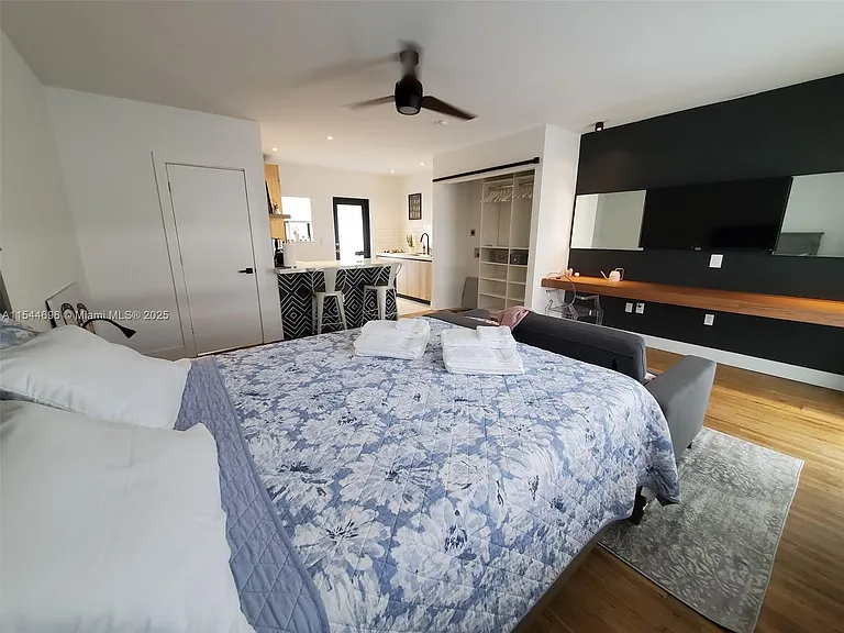 740 SW 9th St #2 — Photo 14