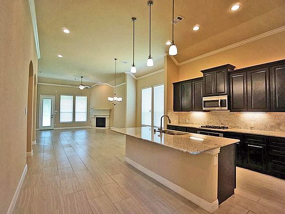 4th image of 20318 Parker Bend Ln