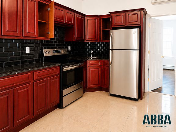 3rd image of 235 Kingston Ave #2