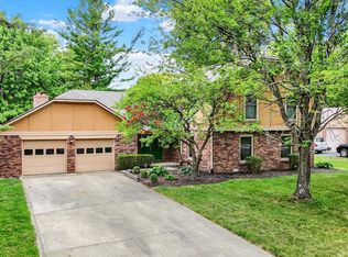 15206 Valleyview Dr, Carmel, IN 46032