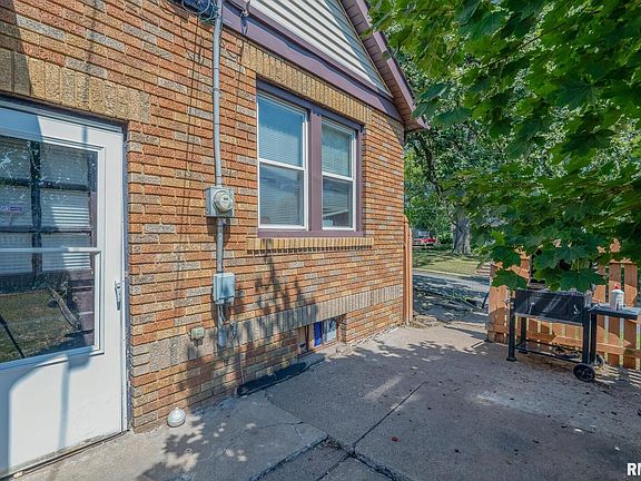 4th image of 1629 E High St