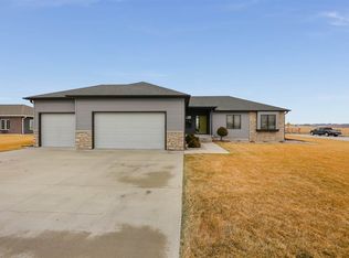 2316 Deermont Pl, Columbus, NE 68601