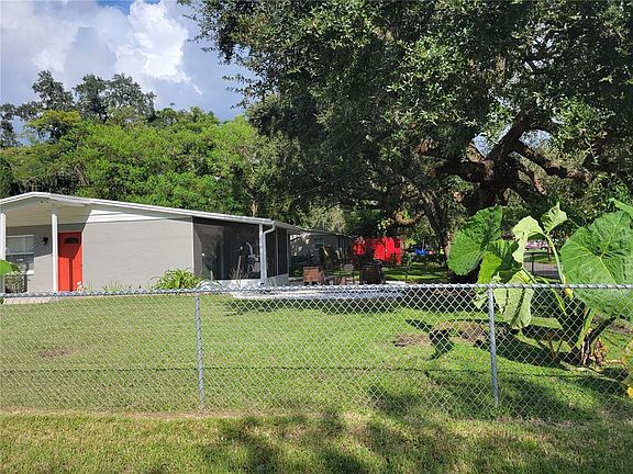 4th image of 312 Papaya Dr