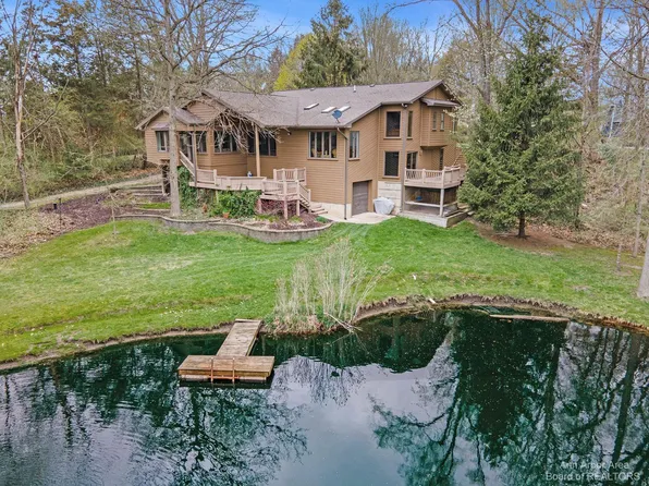 9419 Hidden Lake Ct, Dexter, MI 48130