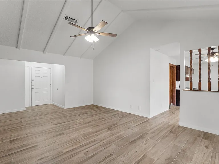 703 Huntingdon Pl — Photo 5