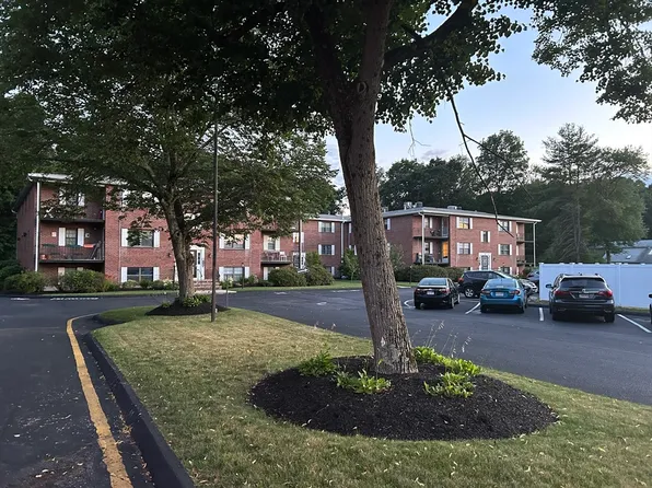 90 Neponset St APT 804, Canton, MA 02021