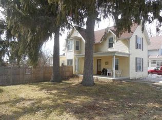 59 W Main St, Benton, WI 53803