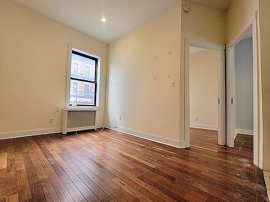 1st image of 145 E 17th St #X