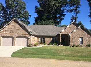 163 Creekwood Cir, Saltillo, MS 38866
