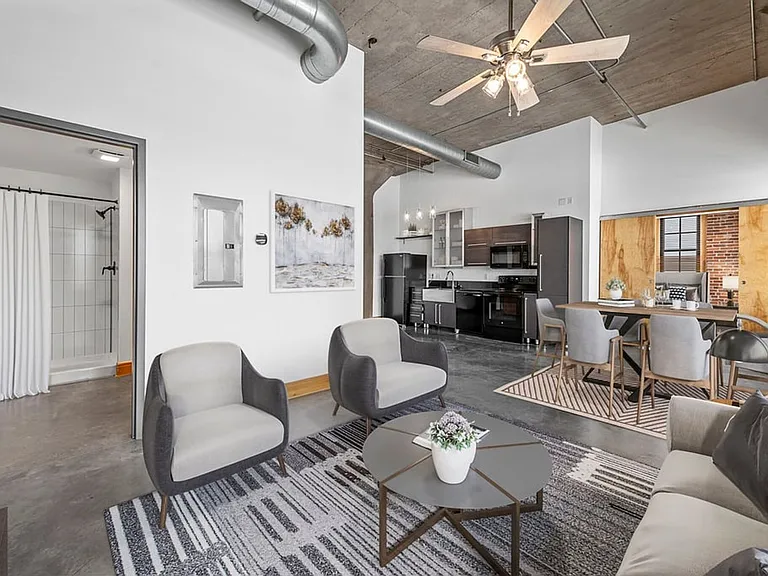 GW Apartments — Photo 32