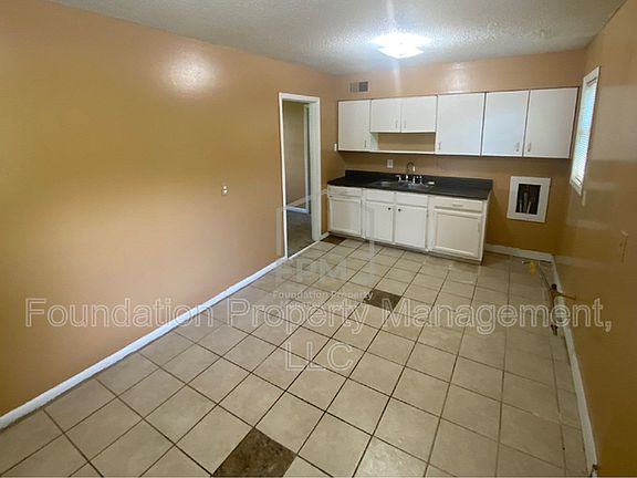3rd image of 3425 Ladue St
