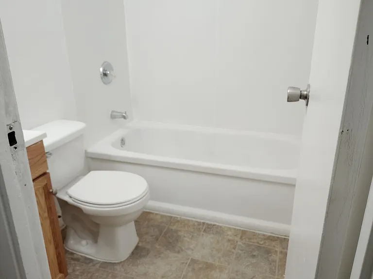 1311 Saint Stephens Dr — Photo 4
