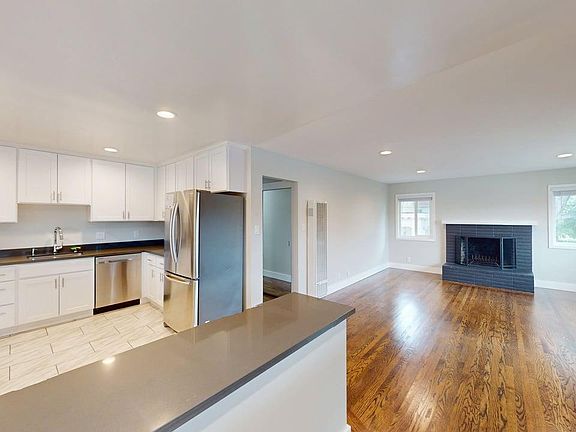 2nd image of 2060 Santa Clara Ave #E