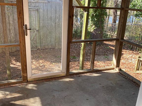 3rd image of 215 N Palm Ave