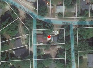 4095 Parkway Rd, Waterford, MI 48328