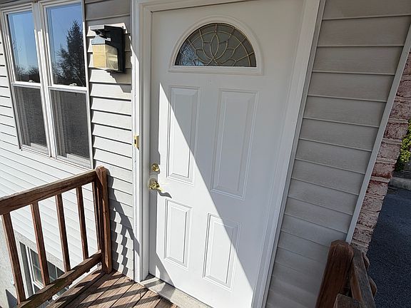 2nd image of 517 Fivepointville Rd