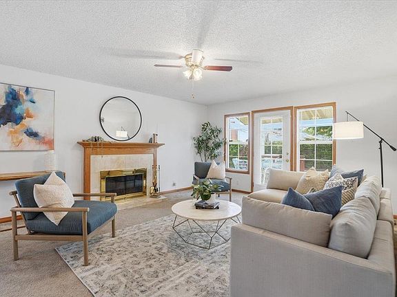 3rd image of 6207 Rushmore Dr