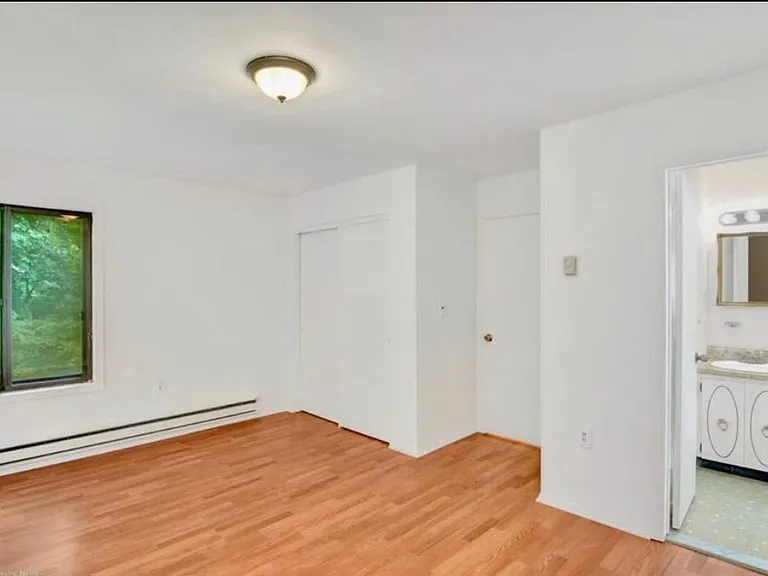 178 Amberly Dr #G — Photo 3