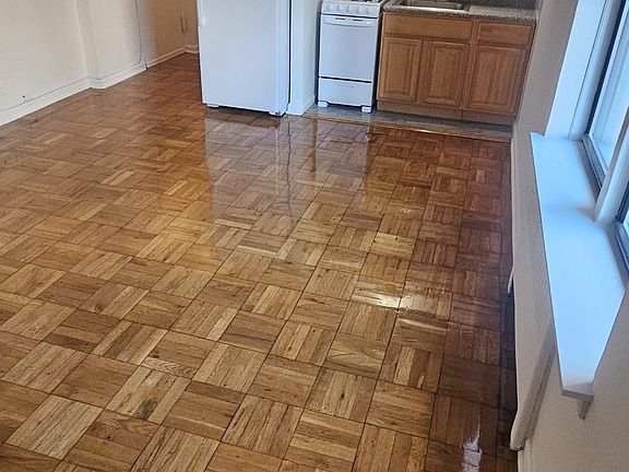 4th image of 62-07 84th St #E11