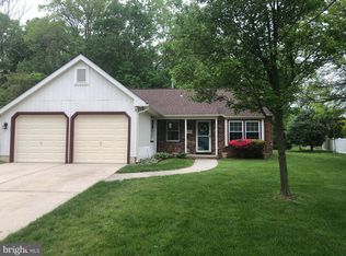 59 Crescent Hollow Dr, Sewell, NJ 08080