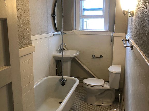 4th image of 244 Grant St APT 4