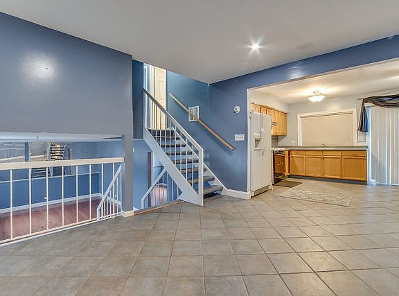 4th image of 1036 Bishop St