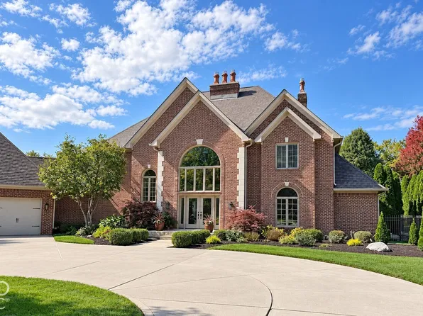 10646 Walnut Creek Dr W, Carmel, IN 46032