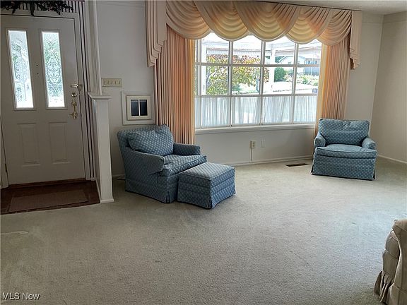 4th image of 3948 Brandomyne Ave