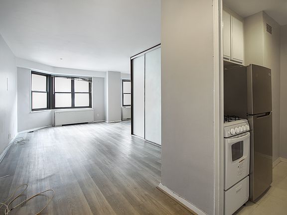 4th image of 220 E 57th St APT 14K
