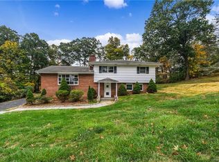 24 Parkway Dr, Cortlandt Manor, NY 10567