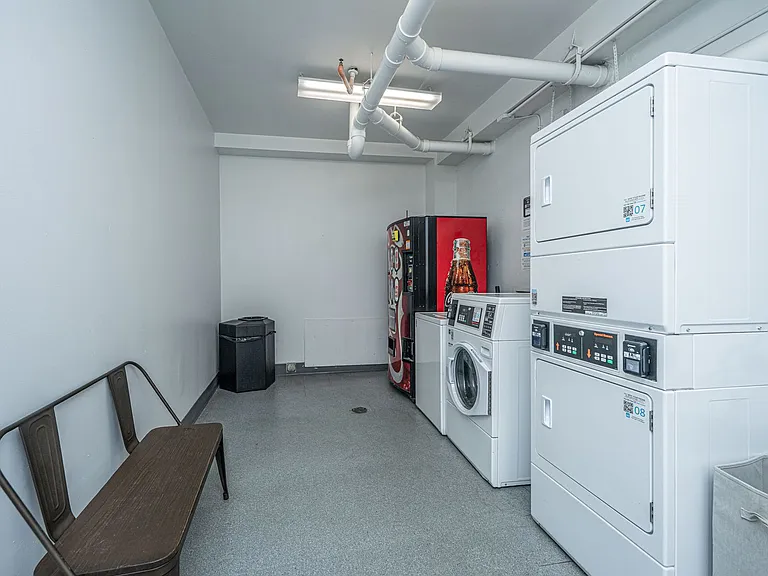 1000 King Street — Photo 134