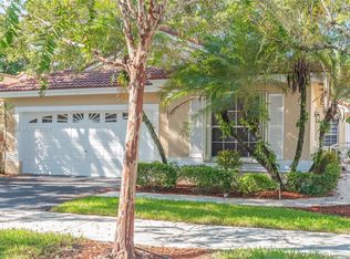 812 Garnet Cir, Fort Lauderdale, FL 33326