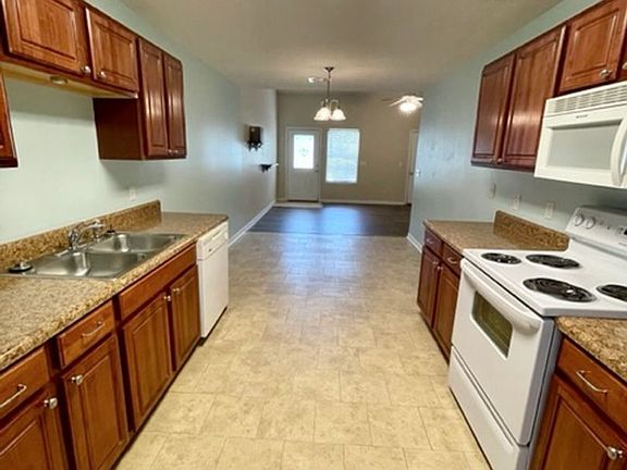 5th image of 890 Dunwoody Pl
