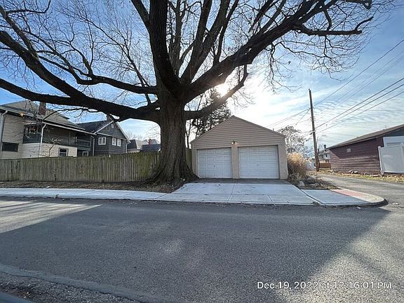 2nd image of 811 S 22nd St