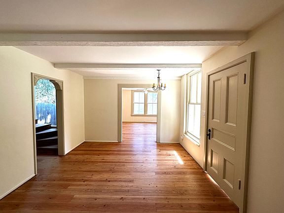 4th image of 470 Cota Ln