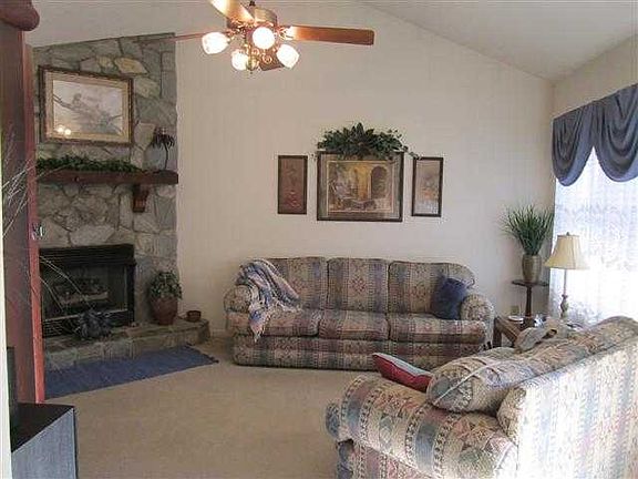 2nd image of 220 W Myles Ln