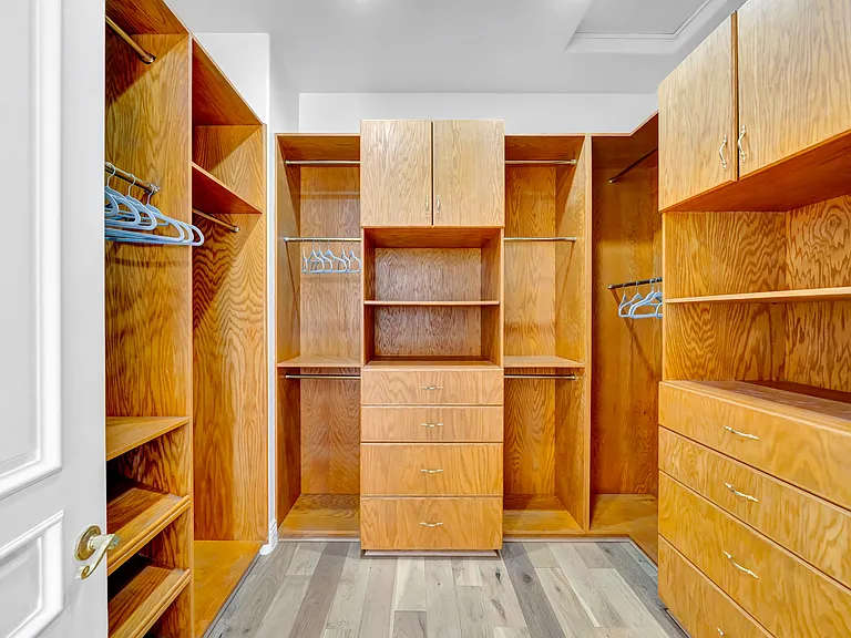 7735 Wilbur Ave — Photo 84