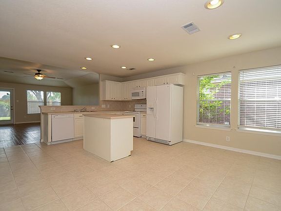 5th image of 17923 Rose Hill Park Ln