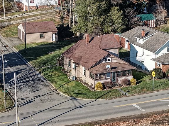 5th image of 549 Redwood St SW