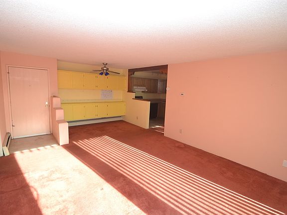 3rd image of 157 Calle Ojo Feliz Unit B