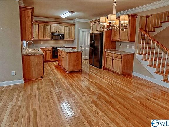 4th image of 7135 Jump St SE