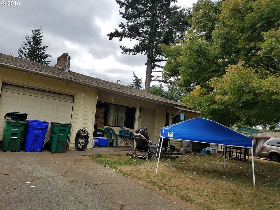 2nd image of 16236 SE Taylor St