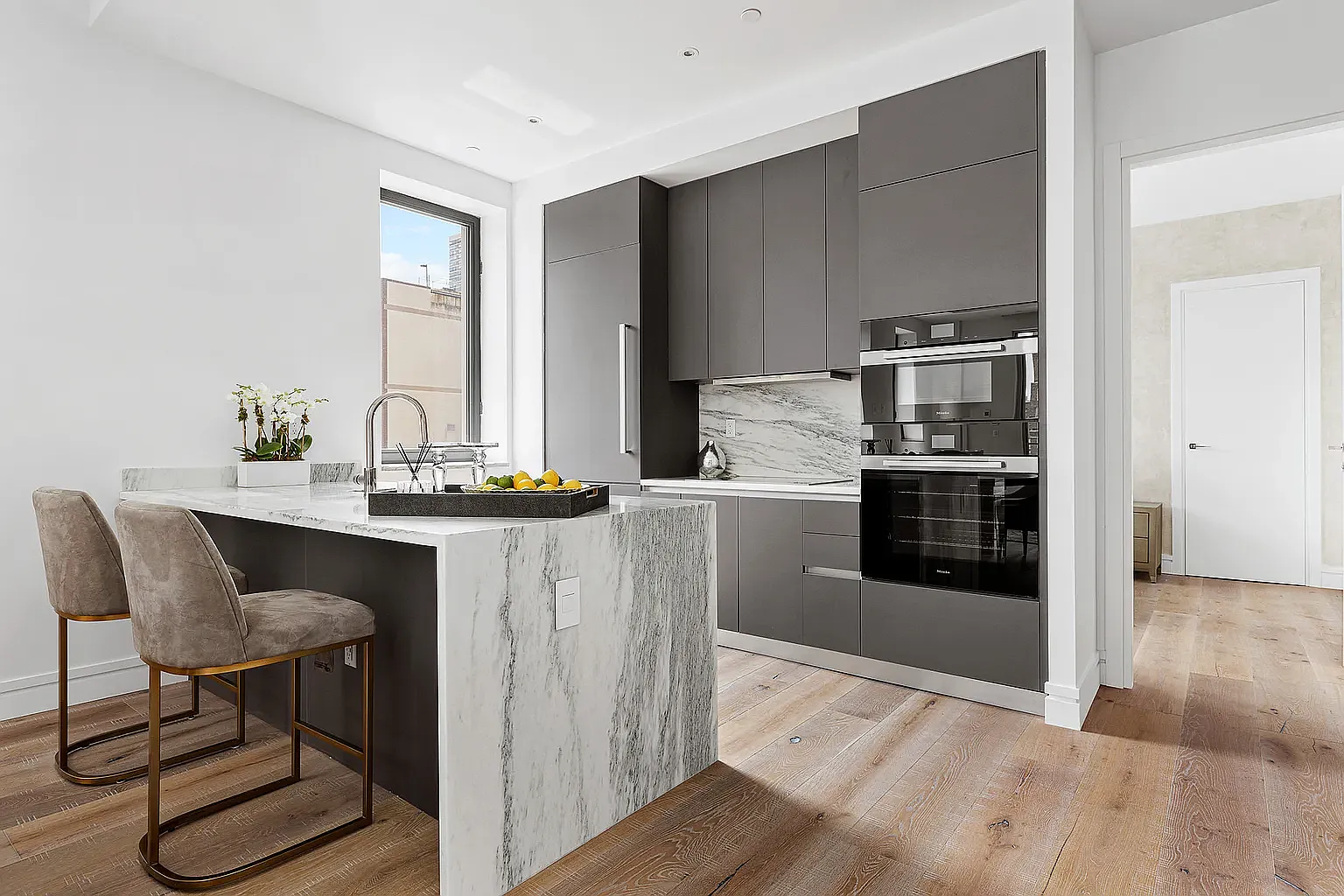 305 East 61st Street — Photo 4