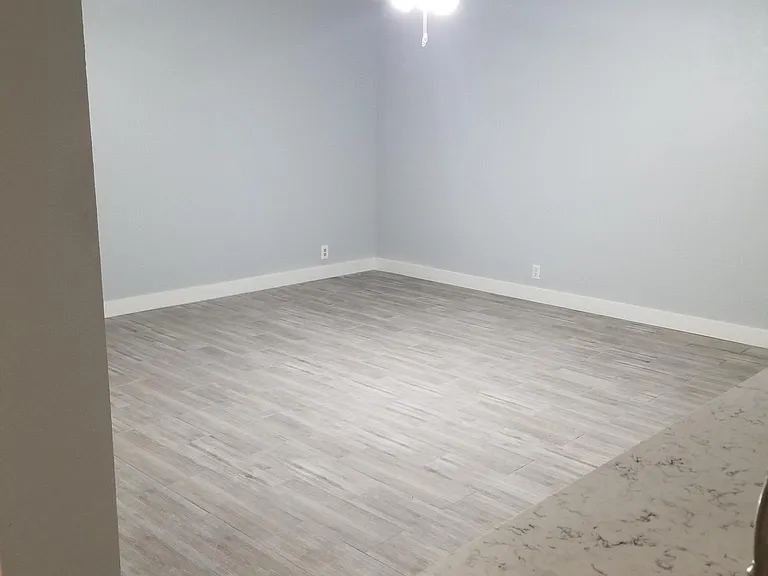 409 W Yukon Dr #8 — Photo 11