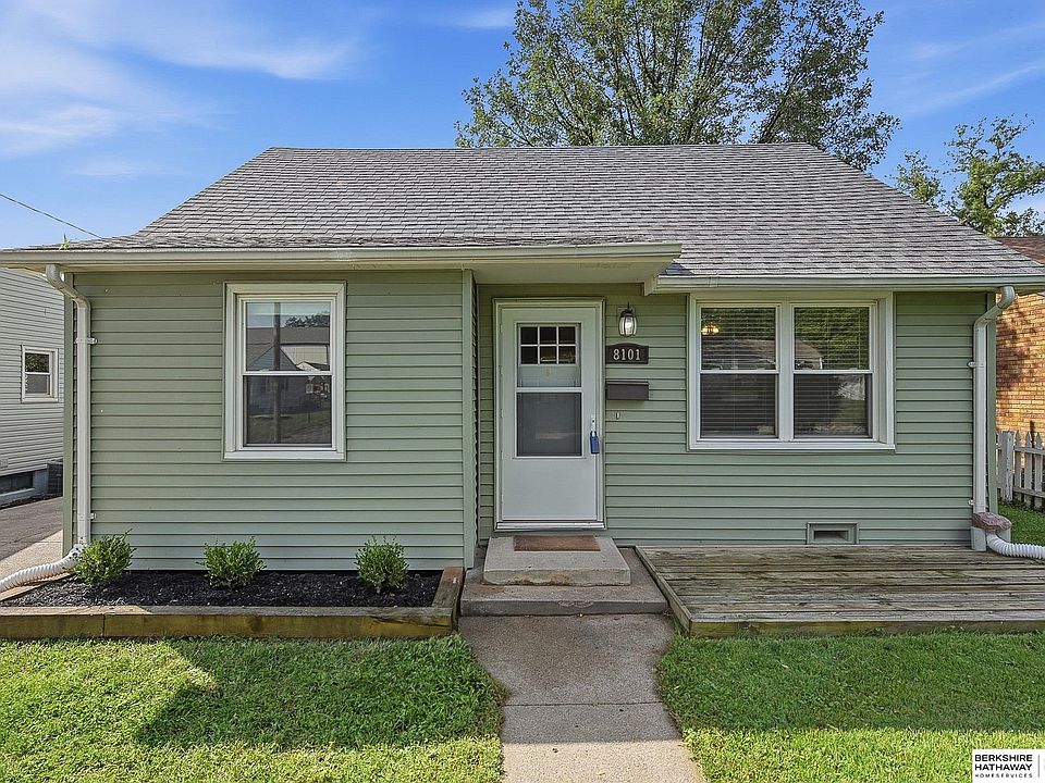 1st image of 8101 Oakwood St